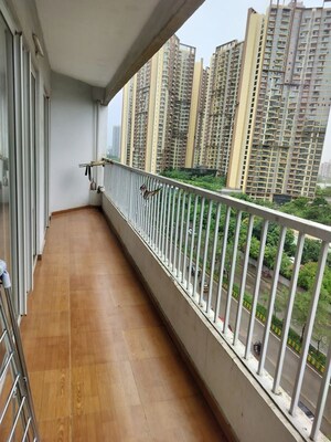 1 RK Apartment For Rent in Amanora Future Towers, Hadapsar