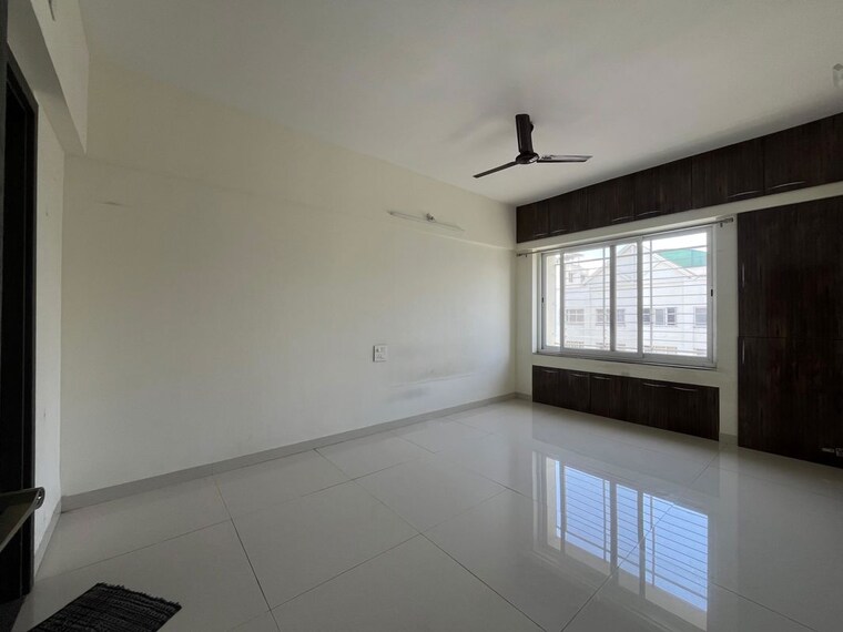 Master Bedroom, kumar-picasso 2 Bedroom 920 Sq.Ft. Apartment In Hadapsar Pune 10499321