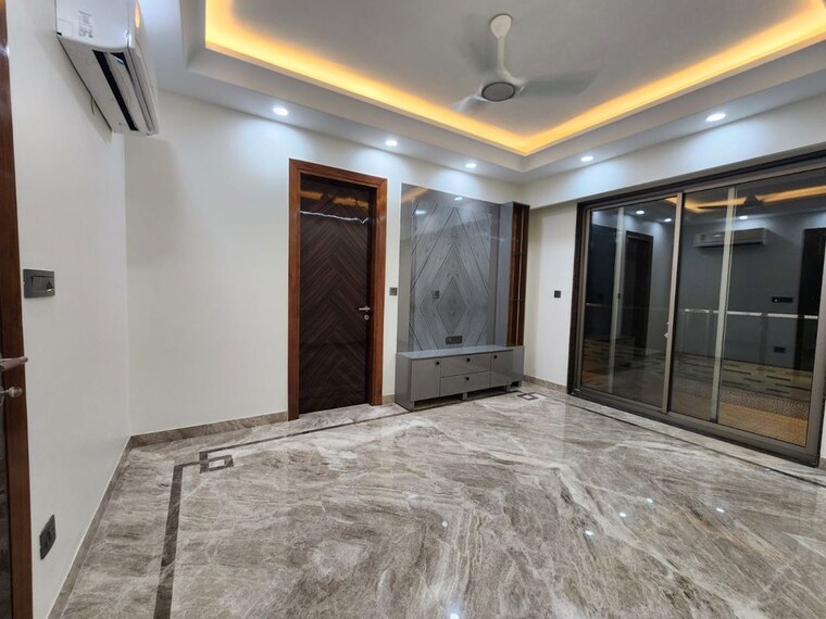 Room, dlf phase ii 4 Bedroom 2245 Sq.Ft. Builder Floor In Dlf Phase ii Gurgaon 10499329