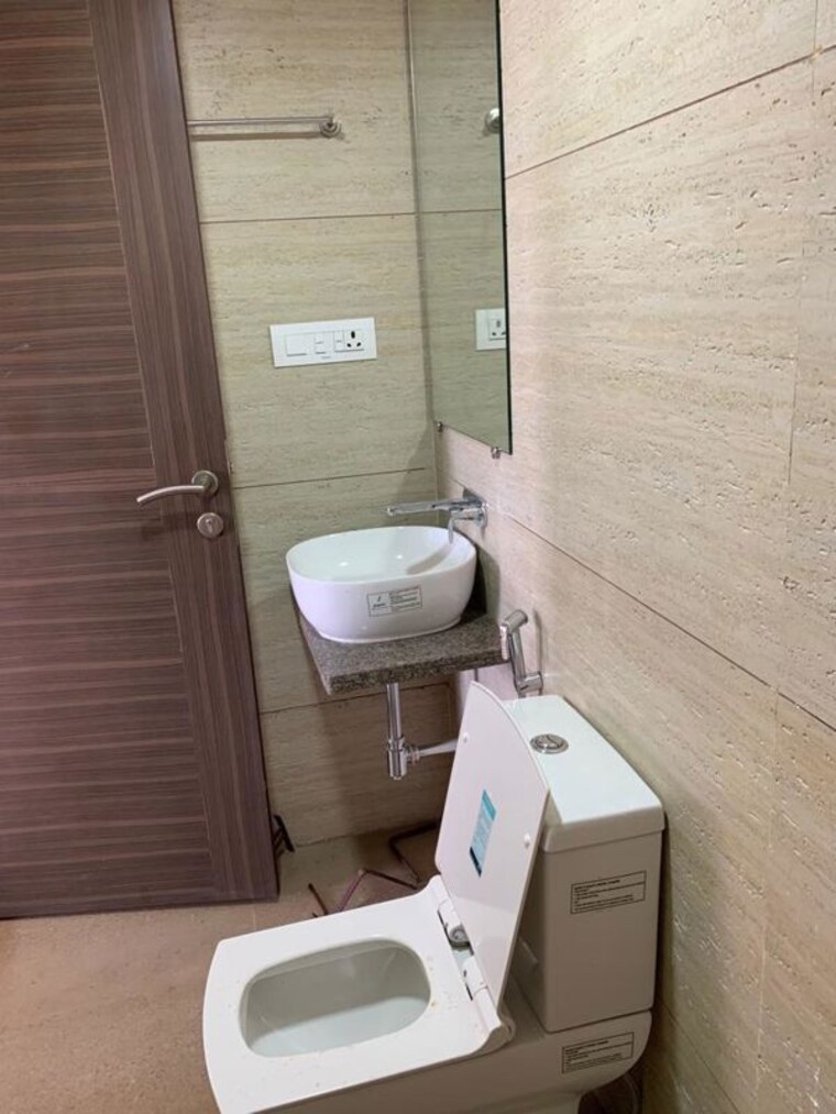 Bathroom, srishti-harmony-3-phase-1 1 Bedroom 550 Sq.Ft. Apartment In Andheri East Mumbai 10499348