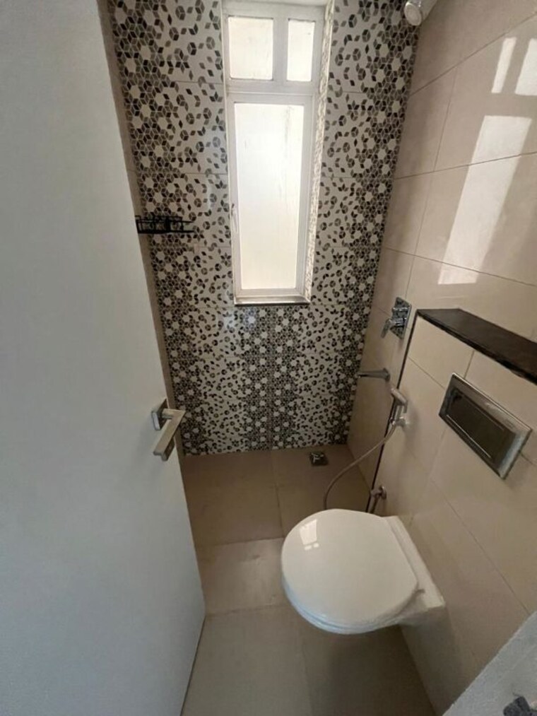Bathroom, godrej-park-ridge 2 Bedroom 1050 Sq.Ft. Apartment In Manjari Pune 10499350