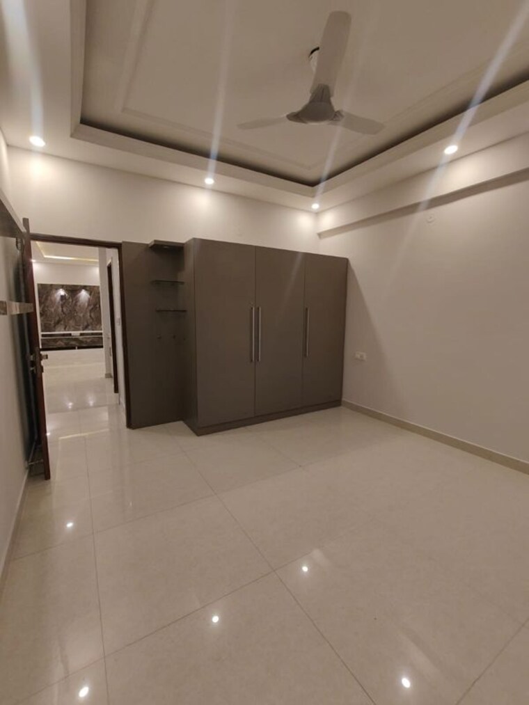 Room, cooke town 3 Bedroom 1800 Sq.Ft. Apartment In Cooke Town Bangalore 10499364
