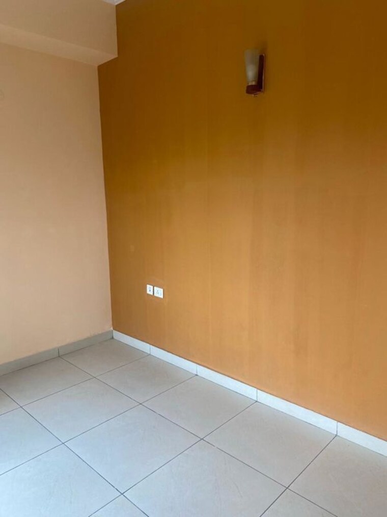 Room, sunshine-helios 3 Bedroom 1700 Sq.Ft. Independent House In Sector 78 Noida 10499391