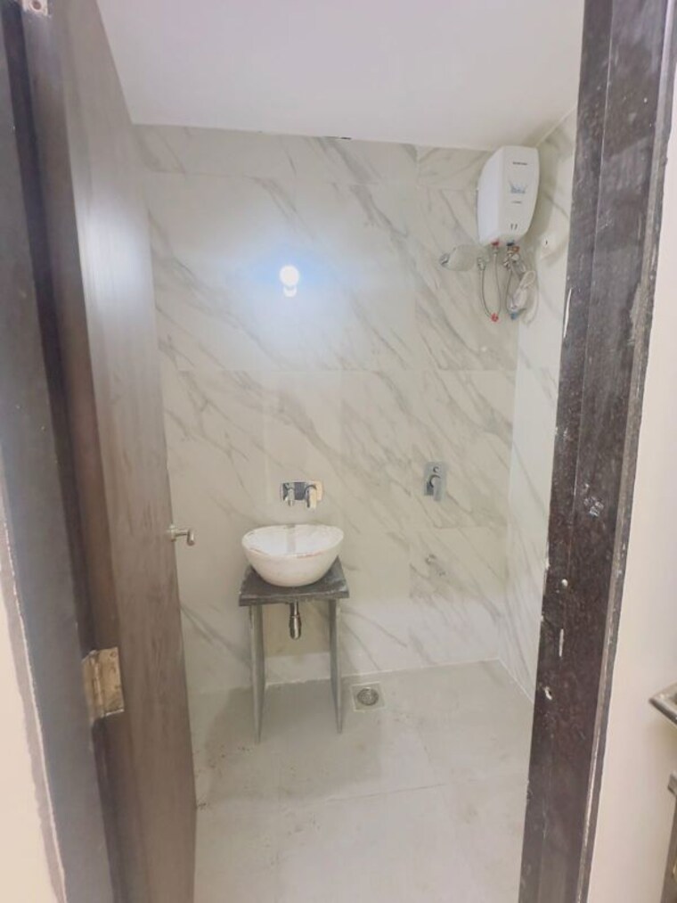 Bathroom, avigna-chs 2 Bedroom 800 Sq.Ft. Apartment In Chembur Mumbai 10499413