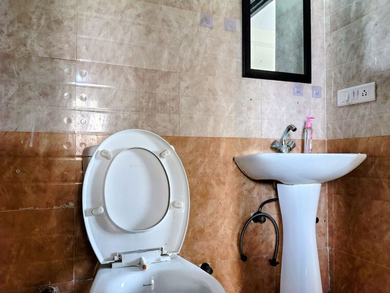 Bathroom, gardenia-glory 2 Bedroom 1140 Sq.Ft. Apartment In Sector 46 Noida 10499407