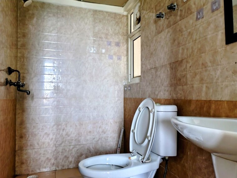 Bathroom, gardenia-glory 2 Bedroom 1140 Sq.Ft. Apartment In Sector 46 Noida 10499407