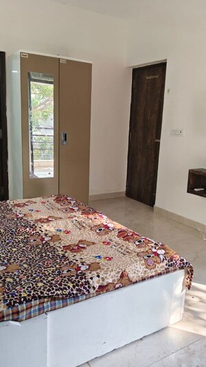 Bedroom in 2 BHK Builder Floor at Sushant Lok ii – for Rent