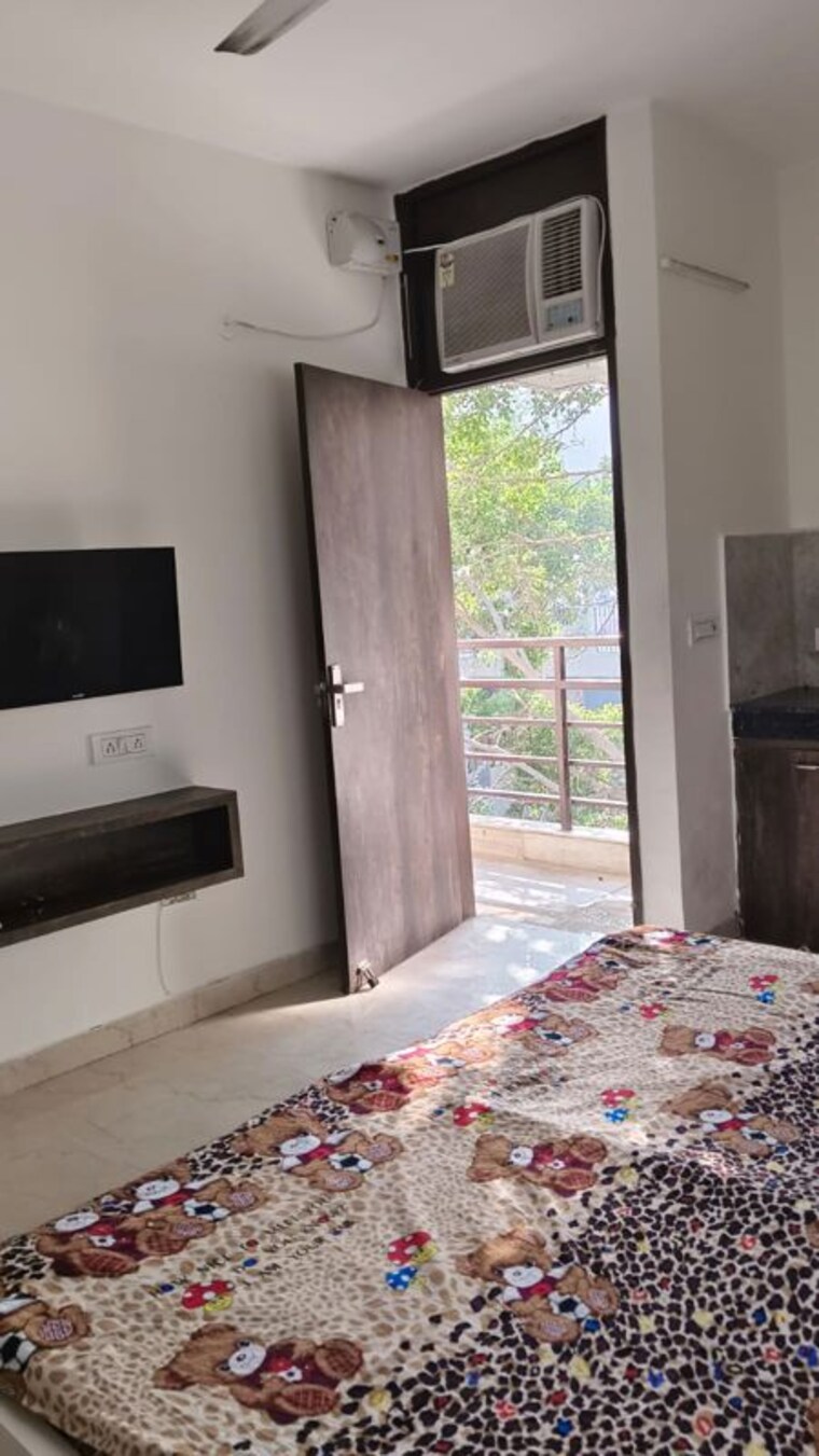 Bedroom, sushant lok ii 2 Bedroom 160 Sq.Yd. Builder Floor In Sushant Lok ii Gurgaon 10499426