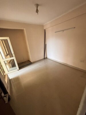 Room in 2 BHK Apartment at Supertech Eco Village II, Sector 16b Greater Noida – for Rent