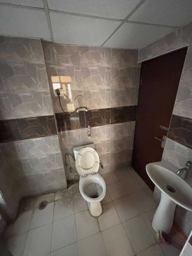 Bathroom, supertech-eco-village-ii 2 Bedroom 1106 Sq.Ft. Apartment In Sector 16b Greater Noida Greater Noida 10499414