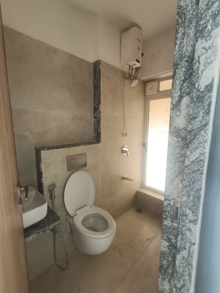Bathroom, bharat-arize 2 Bedroom 895 Sq.Ft. Apartment In Goregaon West Mumbai 10499437