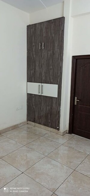 Room in 4 BHK Villa at Panchsheel Villas, Sector 16 Greater Noida – for Rent