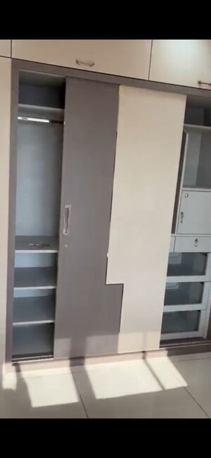 Furnished Amenities in 2 BHK Apartment at Chandak 34 Park Estate, Goregaon West – for Rent