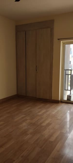 3 BHK Apartment For Sale in Shiv Sai Ozone Park, Sector 86