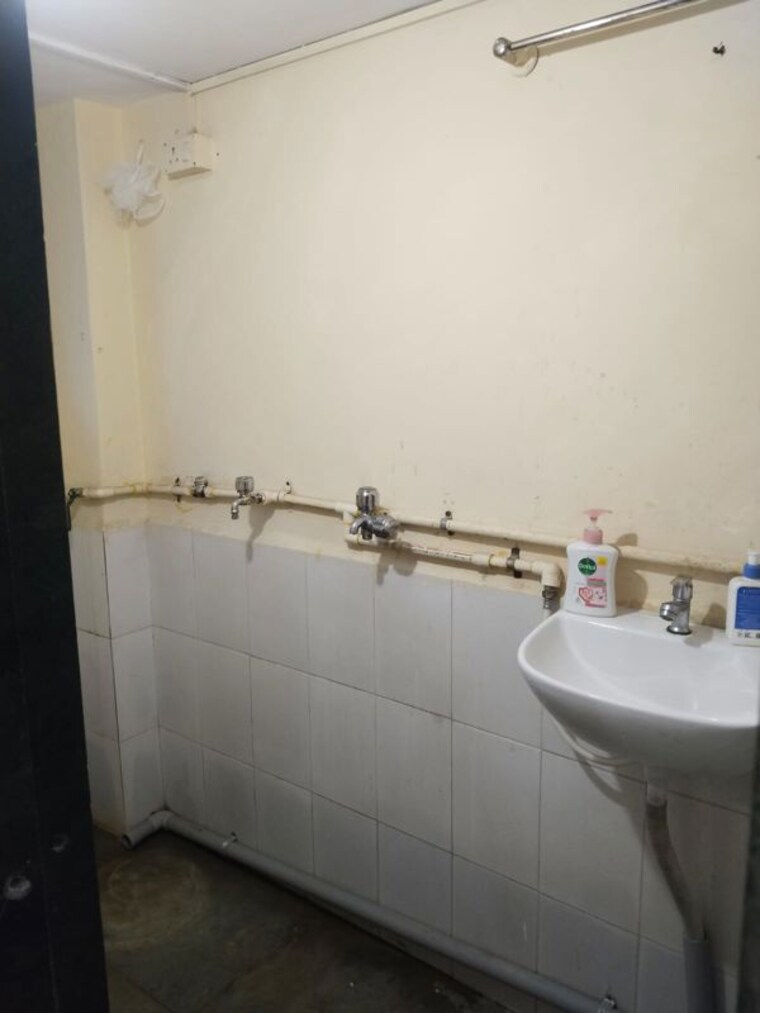 Bathroom, swapnapurti-chs-malad-west 1 Bedroom 406 Sq.Ft. Apartment In Malad West Mumbai 10499500