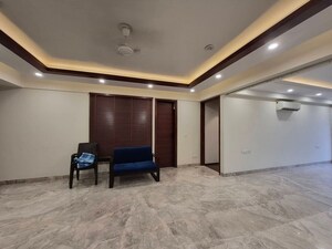 Room in 3 BHK Builder Floor at Saket – for Sale