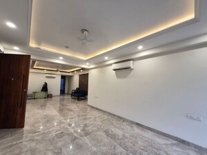 Room in 3 BHK Builder Floor at Saket – for Sale