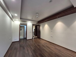 Room in 3 BHK Builder Floor at Saket – for Sale
