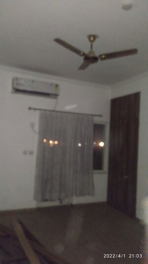Room in 2.5 BHK Apartment at AWHO Shanti Vihar, Sector 95 – for Rent