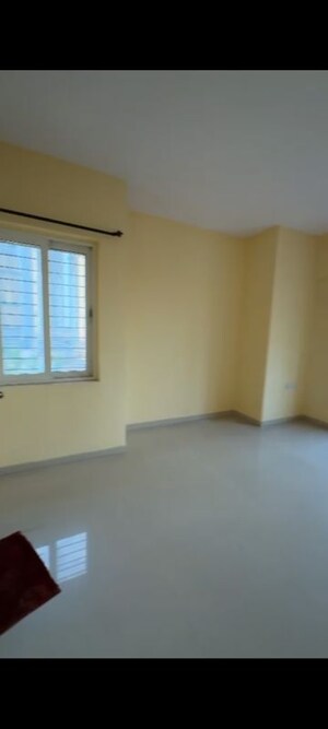 Room in 3 BHK Apartment at Dosti Imperia Phase I, Ghodbunder Road – for Rent
