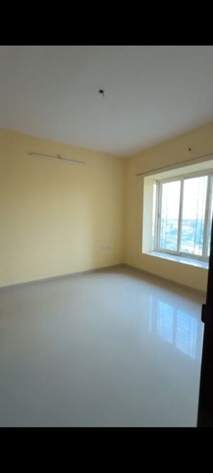 Room in 3 BHK Apartment at Dosti Imperia Phase I, Ghodbunder Road – for Rent