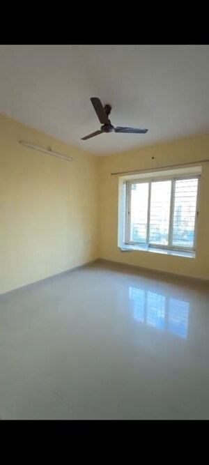 Room in 3 BHK Apartment at Dosti Imperia Phase I, Ghodbunder Road – for Rent
