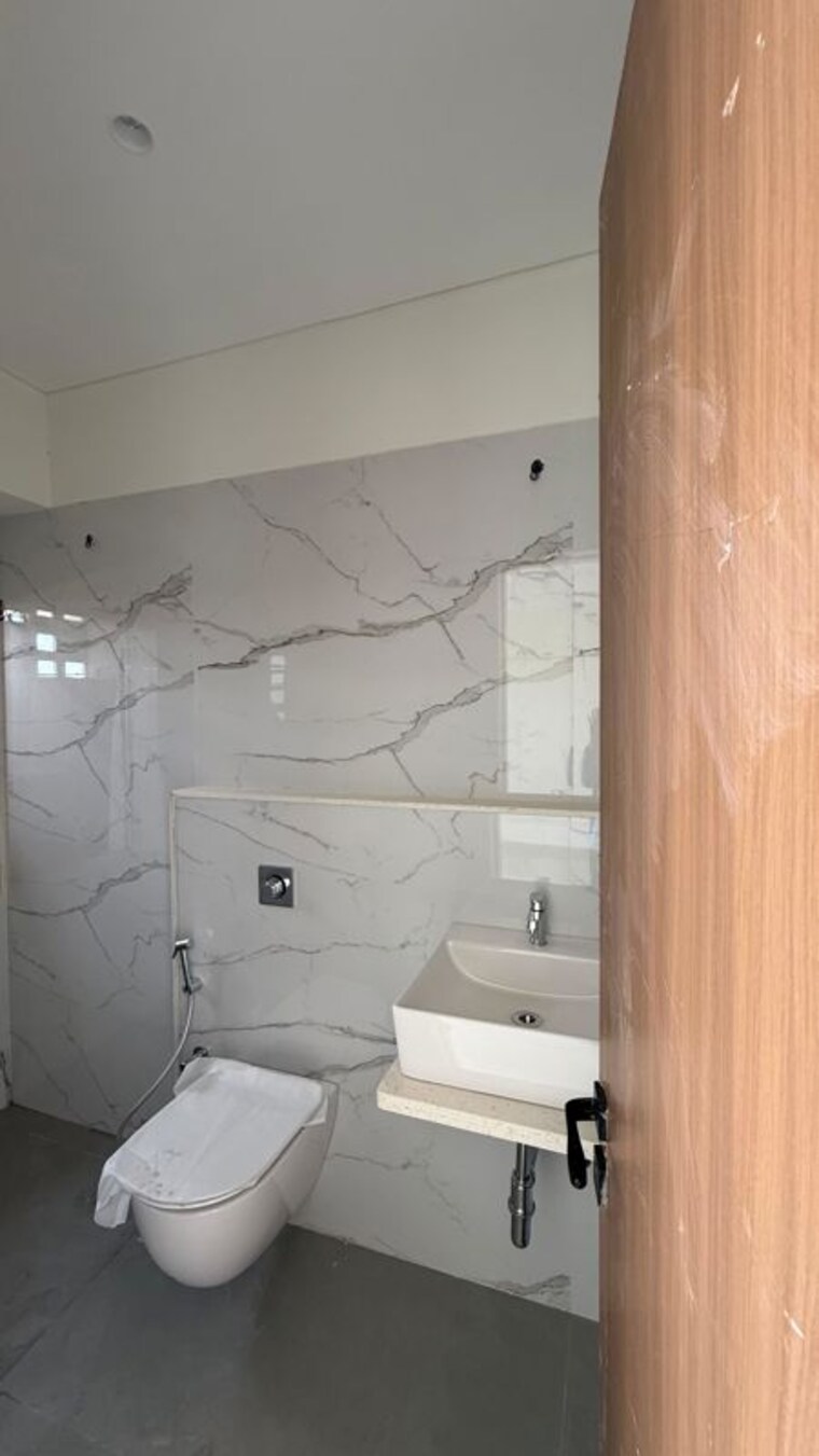 Bathroom, nhp-meghdoot 3 Bedroom 2000 Sq.Ft. Apartment In Vile Parle West Mumbai 10499555