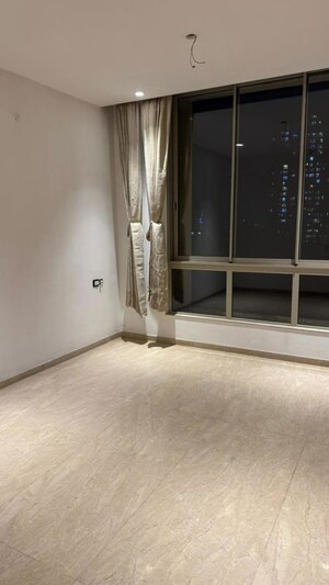 Room in 4 BHK Apartment at One Hiranandani Park, Ghodbunder Road – for Rent