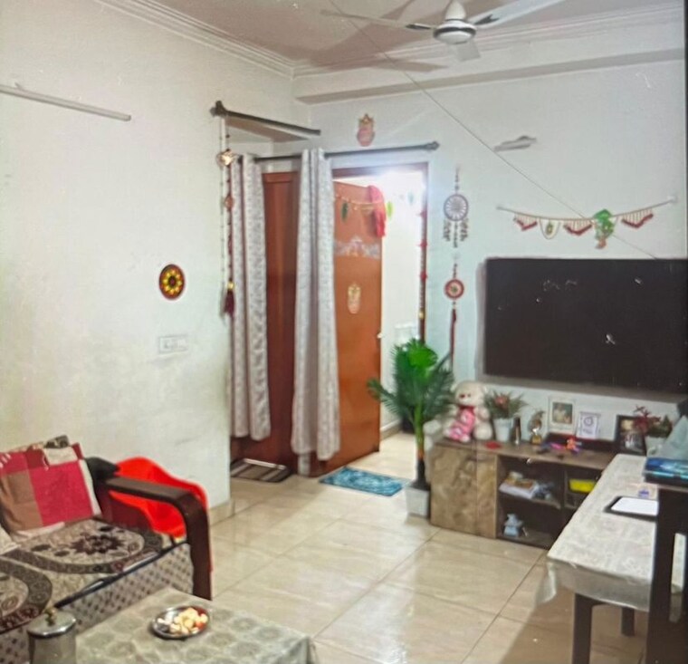 Living Room, gaur-city-2-14th-avenue 3 Bedroom 1300 Sq.Ft. Apartment In Sector 16c Greater Noida Greater Noida 10499568