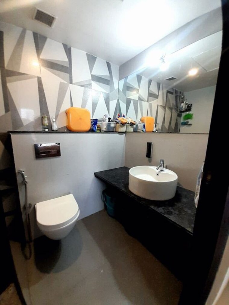 Bathroom, lokhandwala-breeze-apartments 1 Bedroom 500 Sq.Ft. Apartment In Andheri West Mumbai 10499577