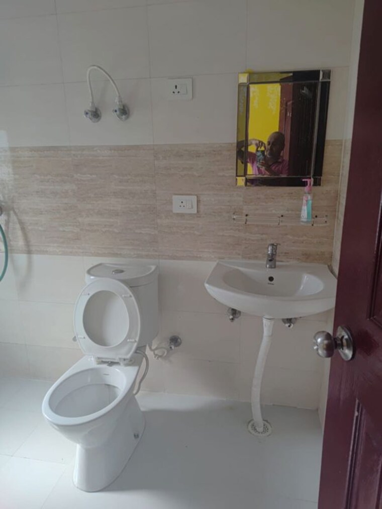 Bathroom, kdp-grand-savanna 2 Bedroom 1250 Sq.Ft. Apartment In Raj Nagar Extension Ghaziabad 10499586