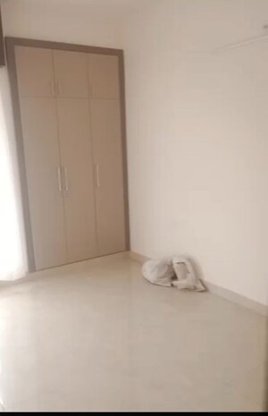 Room in 3.5 BHK Apartment at Rishita Mulberry Heights, Sushant Golf City – for Rent