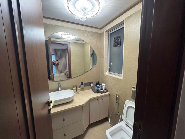Bathroom, gym-view 3 Bedroom 1200 Sq.Ft. Apartment In Khar West Mumbai 10499598