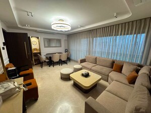3 BHK Apartment For Rent in Gym View, Khar West