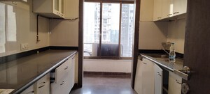 Room in 3 BHK Apartment at Prabhadevi – for Sale