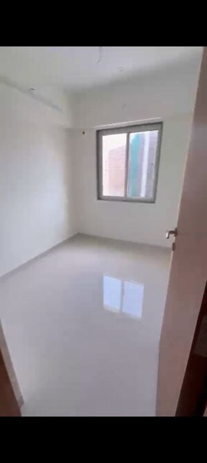 Room in 2 BHK Apartment at Deraiya Classico, Kurla East – for Rent