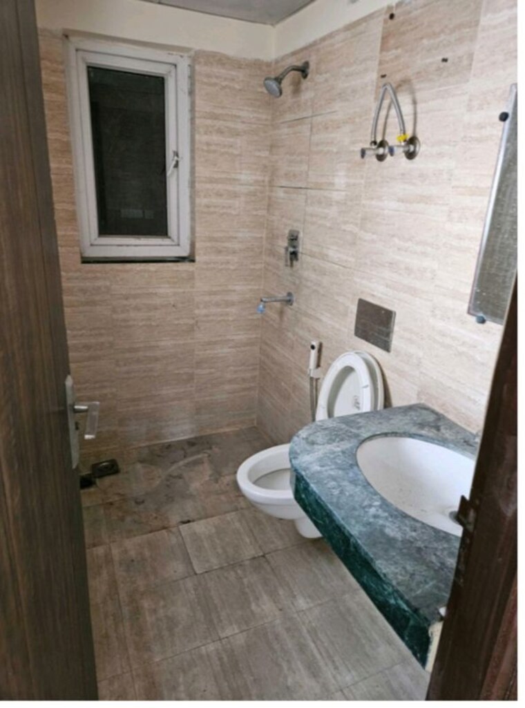 Bathroom, bptp-discovery-park 3 Bedroom 1842 Sq.Ft. Apartment In Sector 80 Faridabad 10499662
