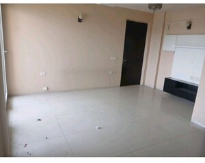Room in 3 BHK Apartment at Tulip Violet, Sector 69 – for Sale