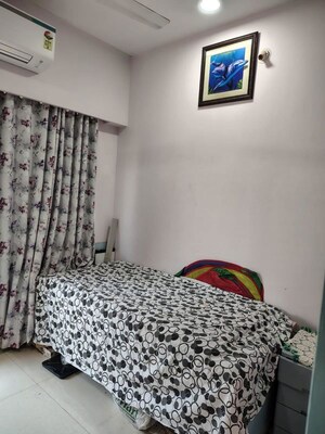 Room in 2 BHK Apartment at Sugee Atharva, Prabhadevi – for Sale