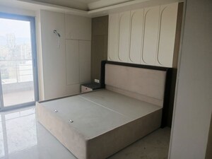 Room in 4 BHK Penthouse at Tilak Nagar – for Sale