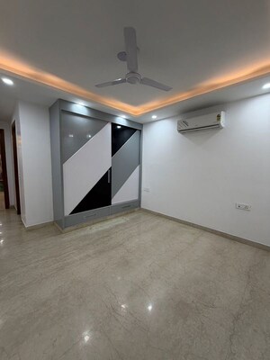 Room in 3 BHK Apartment at Dwarka – for Rent