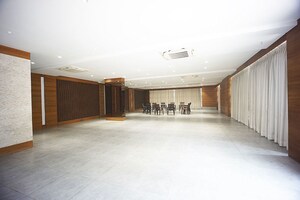 Room in 5 BHK Penthouse at Shilaj – for Sale