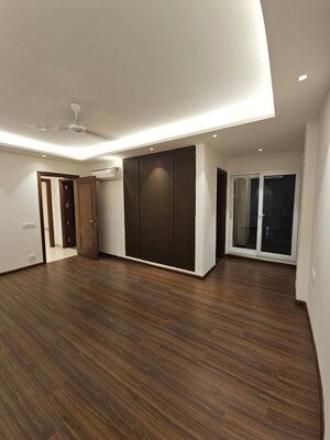 Room in 4 BHK Apartment at Godrej Habitat, Sector 3 – for Sale
