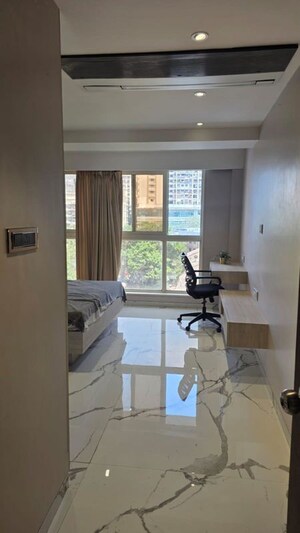 Team Area in 3 BHK Apartment at Prabhadevi – for Sale