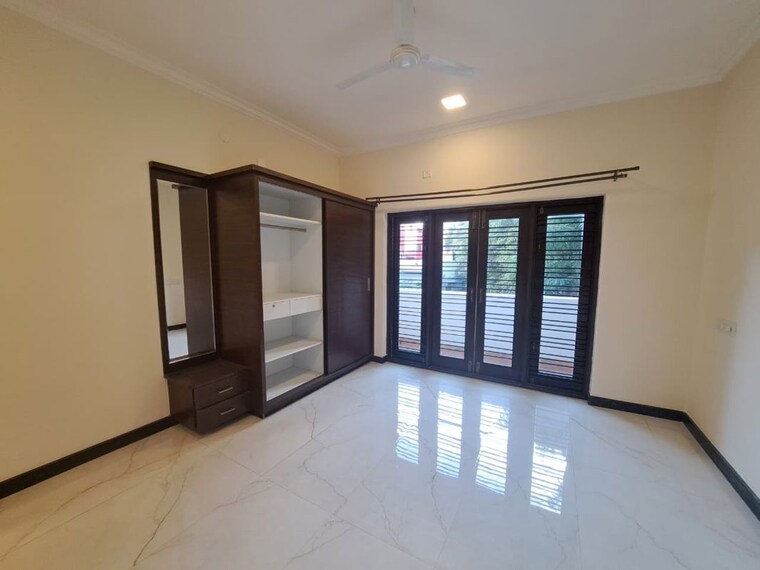 Room, hrbr layout 3 Bedroom 1700 Sq.Ft. Builder Floor In Hrbr Layout Bangalore 10499781