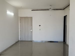 Room in 2 BHK Apartment at Kanakia Levels, Malad East – for Rent