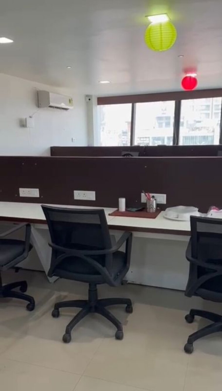 Team Area, shivalik-shilp Commercial Office Space 1220 Sq.Ft. In Sanidhya Ahmedabad 10499778