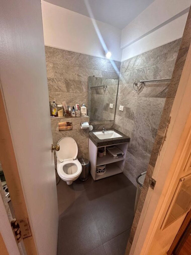 Bathroom, vasant vihar 3 Bedroom 1250 Sq.Ft. Apartment In Vasant Vihar Thane 10499814