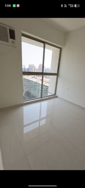 Room in 2 BHK Apartment at Lodha Amara, Kolshet Road – for Rent