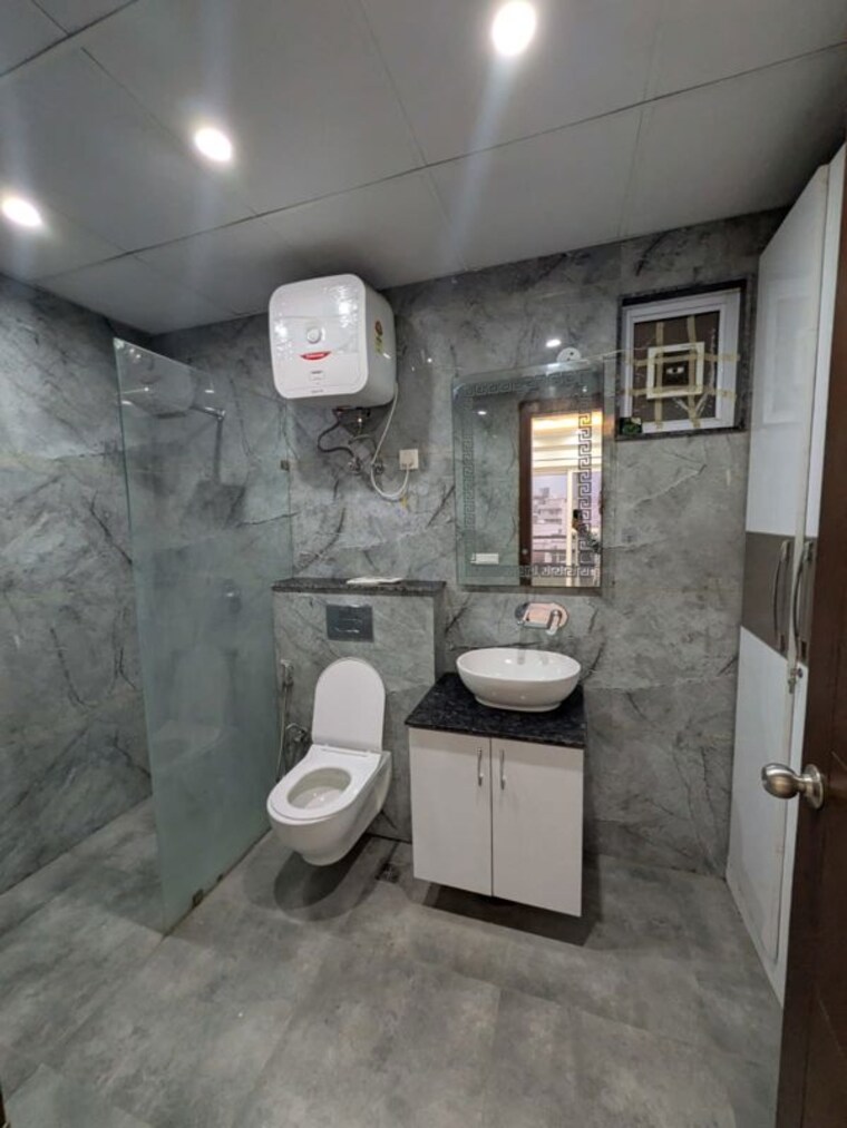 Bathroom, sector 57 3 Bedroom 1800 Sq.Ft. Builder Floor In Sector 57 Gurgaon 10499854
